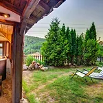 Πανσιόν The Pine Living -