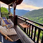 Πανσιόν The Pine Living -