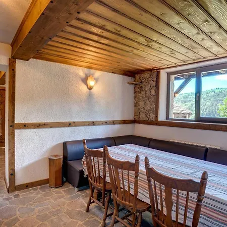 The Pine Living - With Coworking Space & Guest house Levochevo